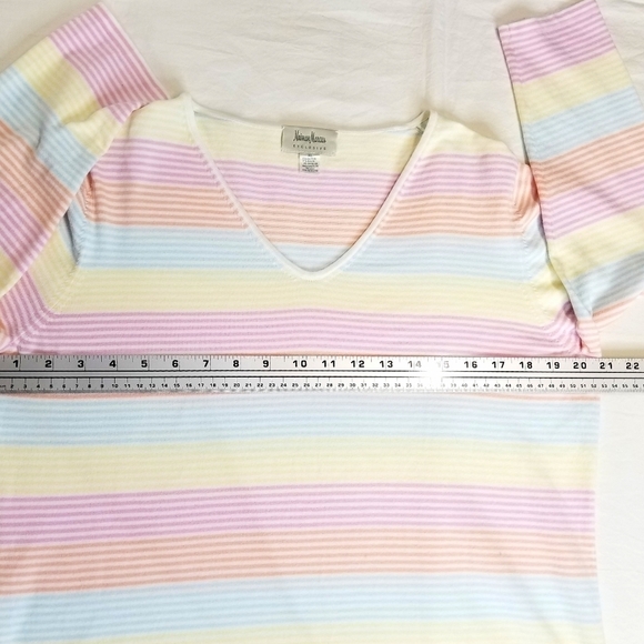 Neiman Marcus Pastel Stripe Longsleeve V-neck Cotton Blend Pullover Top, XL - Picture 6 of 8